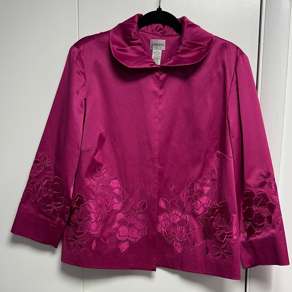 CHICO’S Fuchsia Floral Embroidered cape size 1